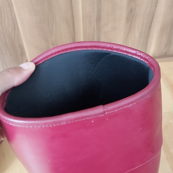 RED GUCCI RAIN BOOTS - Picture 7 of 12